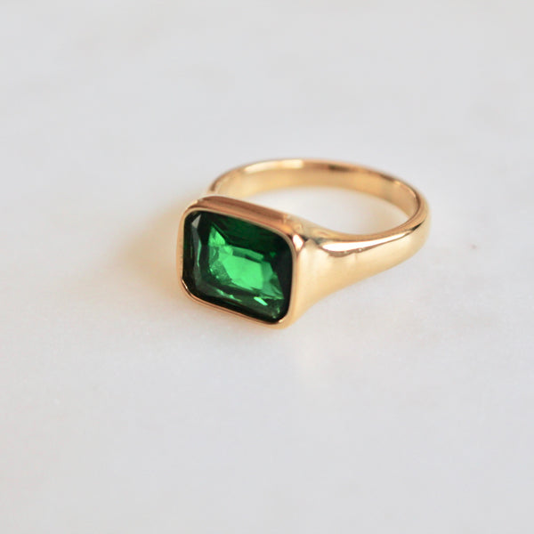 Kamila green ring