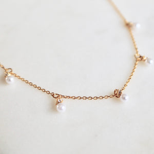 Tiny pearls necklace