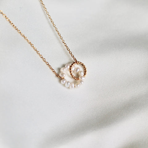 Pearl circle necklace