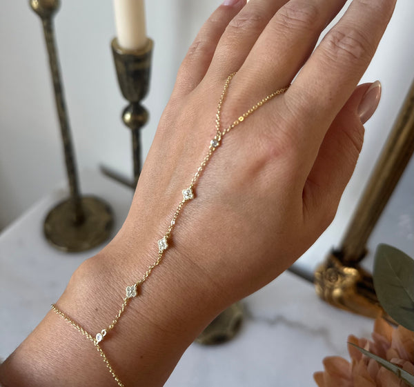 Clover hand chain bracelet