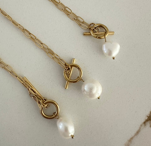 Victoria pearl necklace