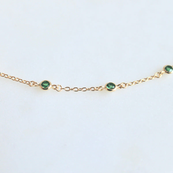 Green stones bezel necklace