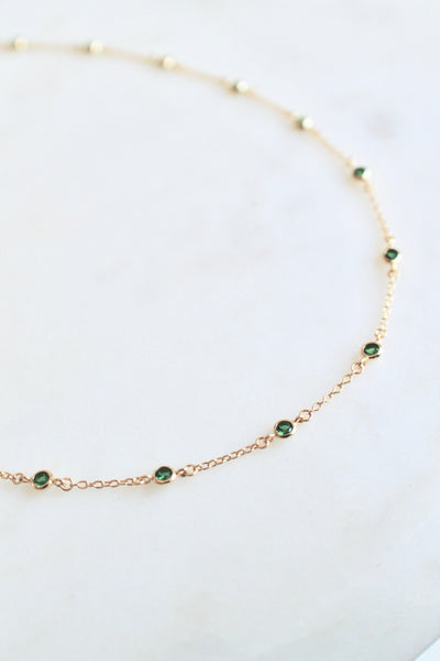 Green stones bezel necklace