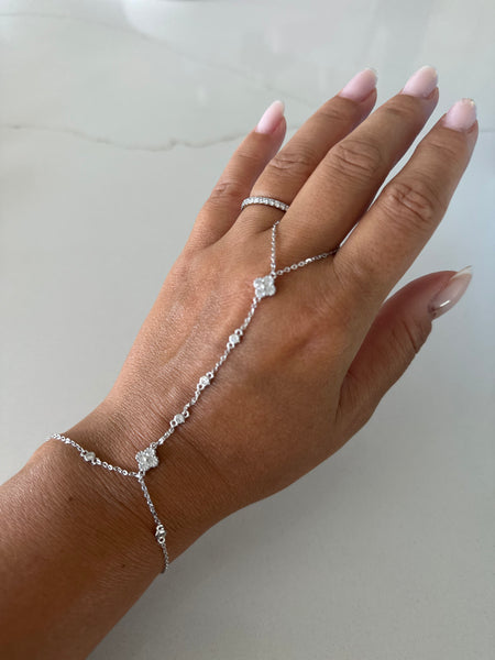 Clover hand chain