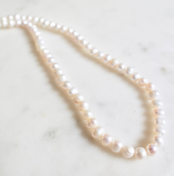 Lover boy pearl necklace