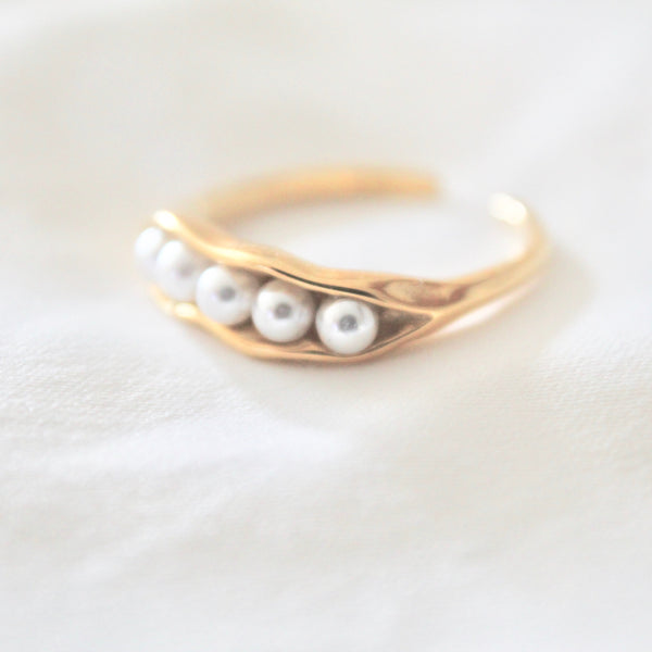 Lara pearl gold ring