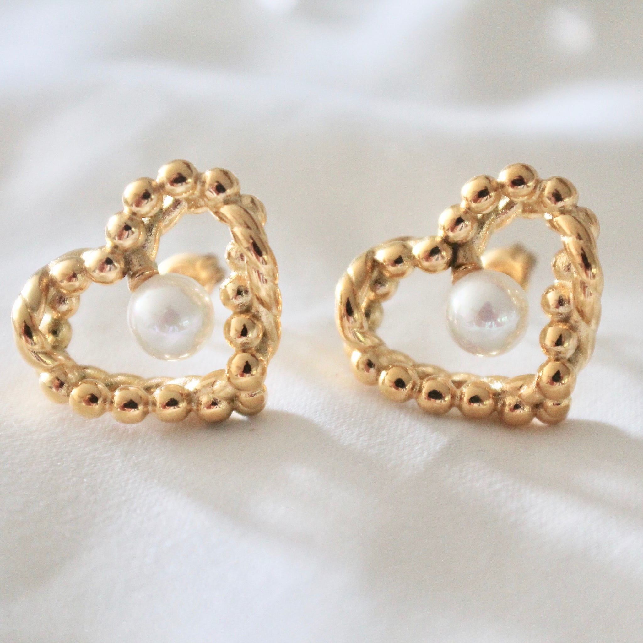 Heart pearl earrings