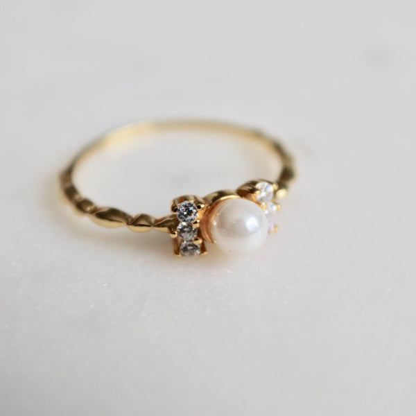 Diana pearl ring
