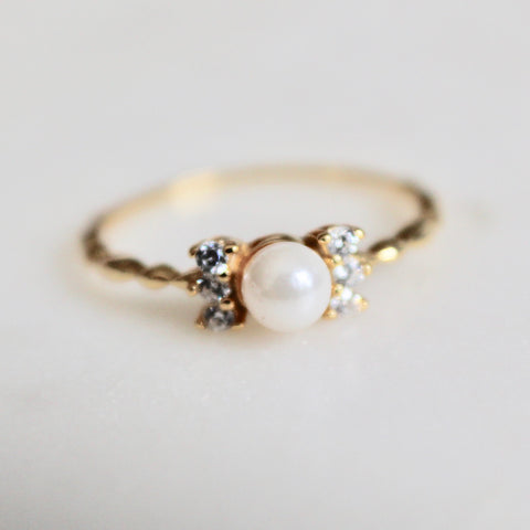 Diana pearl ring