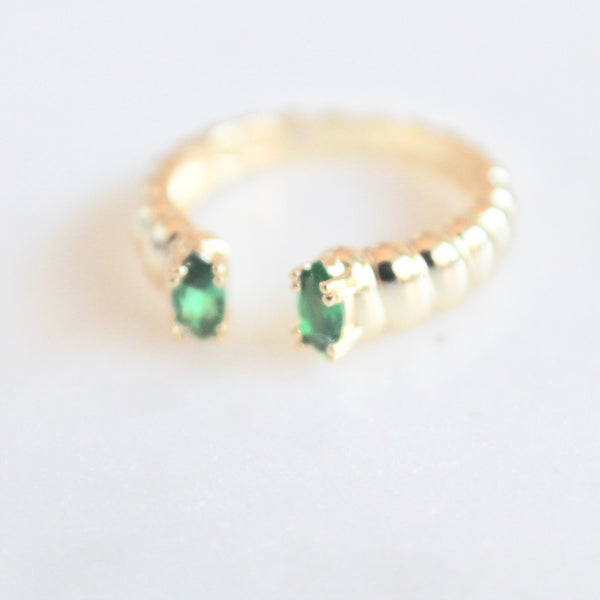 Lada green stone ring