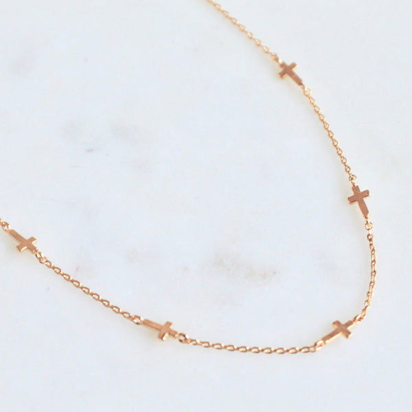 Mini crosses dainty necklace - Lily Lough 