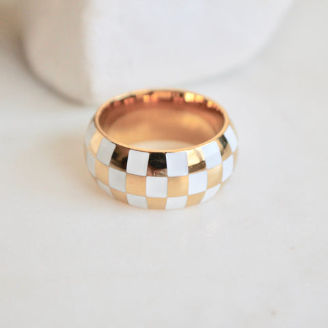 Checker white ring