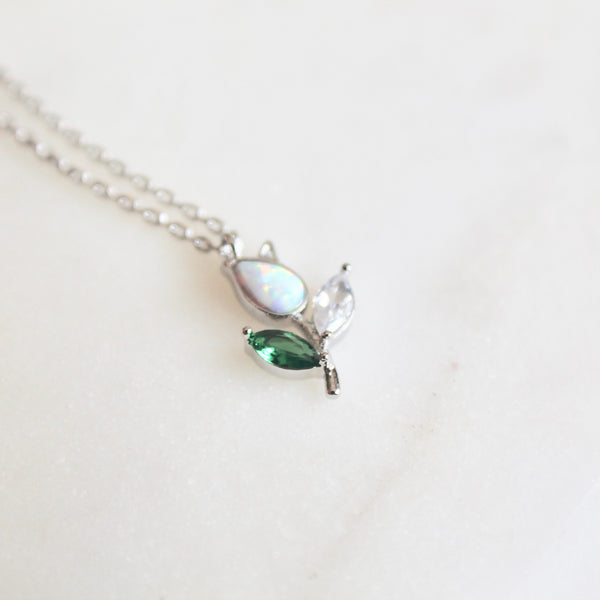 Tulip dainty necklace