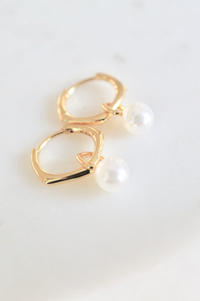 Laney pearl  earrings