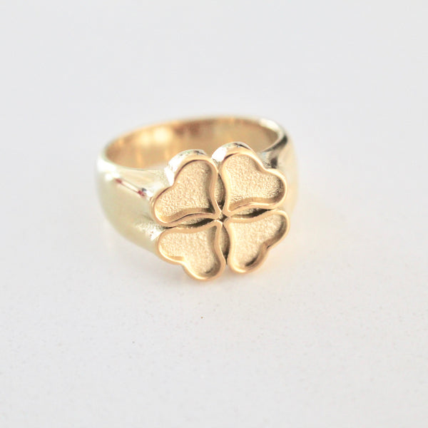 Irish clover ring