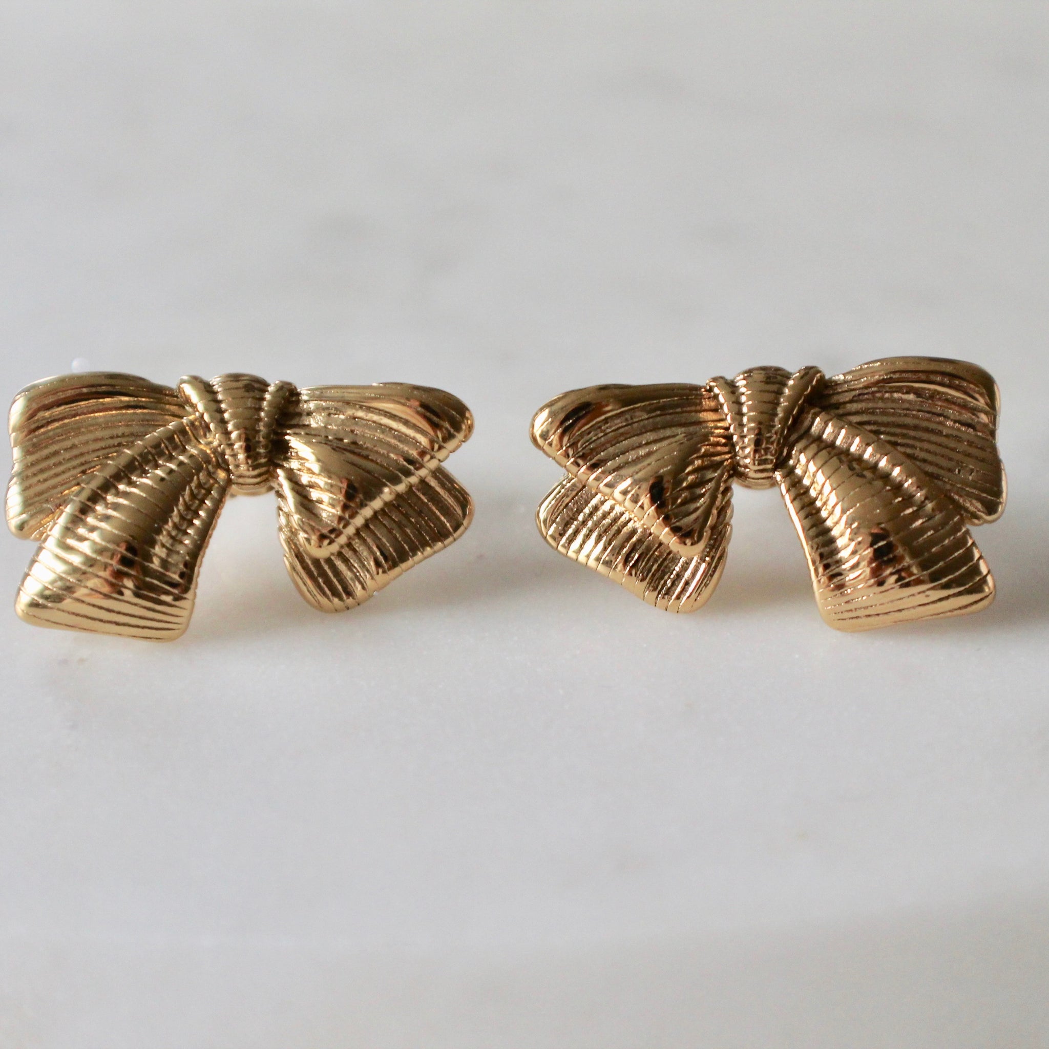 Bow earrings