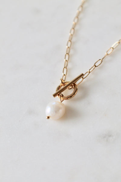 Victoria pearl necklace