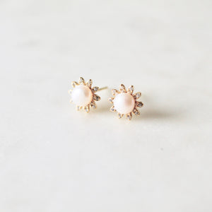 Casey pearl stud earrings