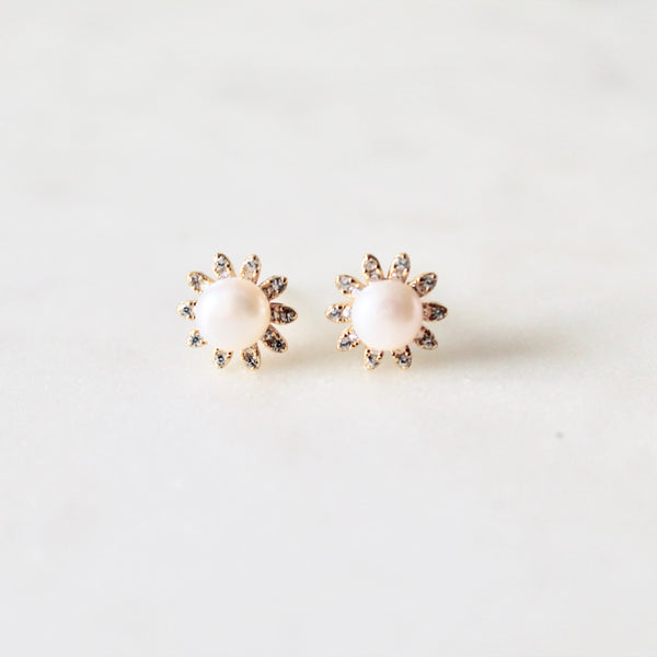 Casey pearl stud earrings