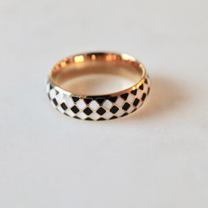 Marika checkered ring