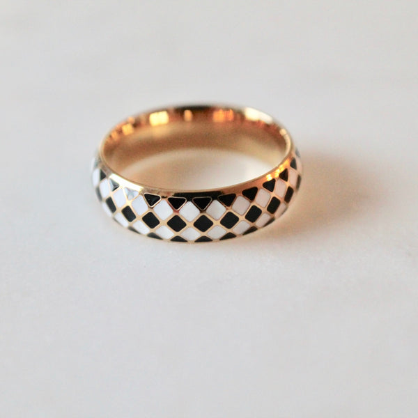 Marika checkered ring