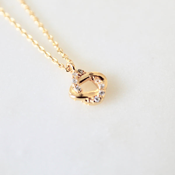 Knot pendant necklace