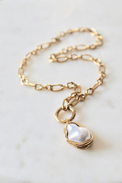 Baroque pearl necklace