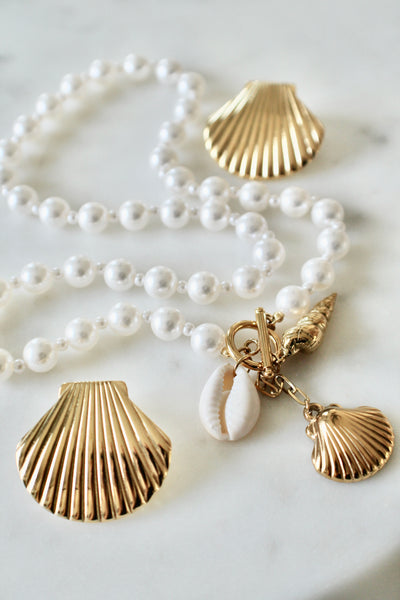 Pearl charm necklace