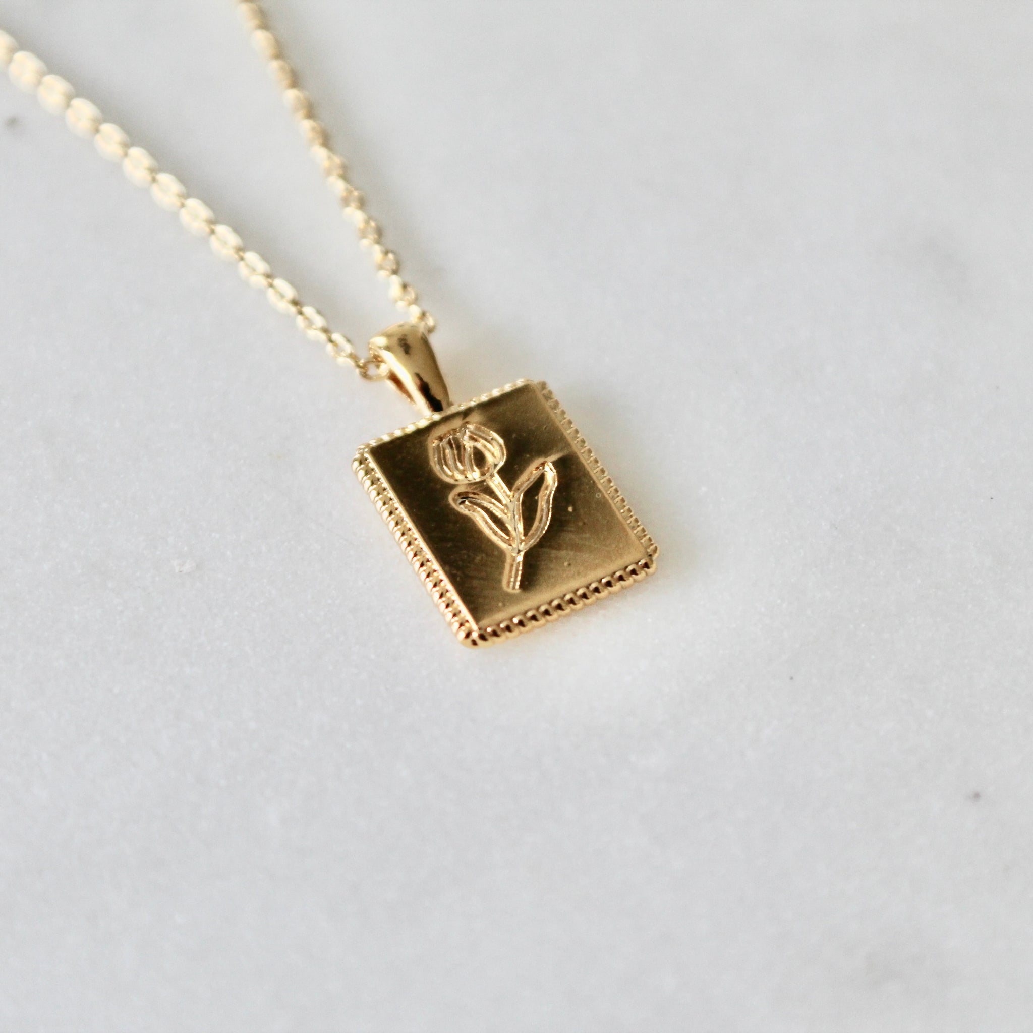 Rose pendant necklace