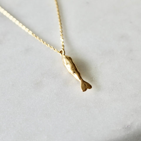 Dainty fish necklace