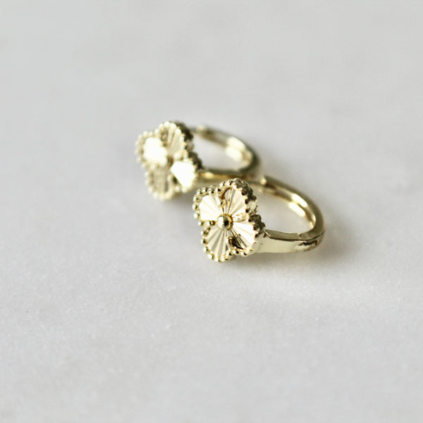 Clover huggie earrings