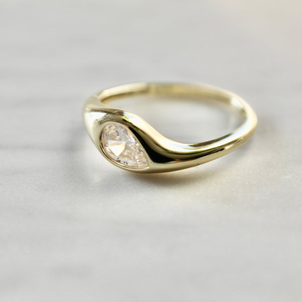 Hailey ring - Lily Lough 