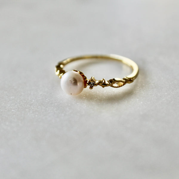 Pearl Elaina ring - Lily Lough 