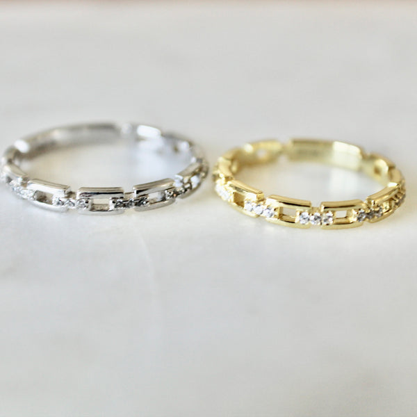 Zoe link  ring - Lily Lough 