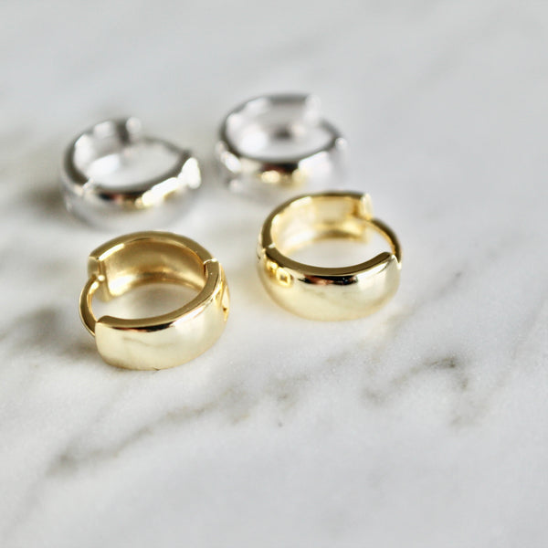 Plain huggie earrings - Lily Lough 