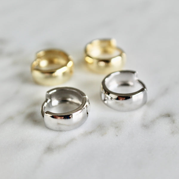 Plain huggie earrings - Lily Lough 