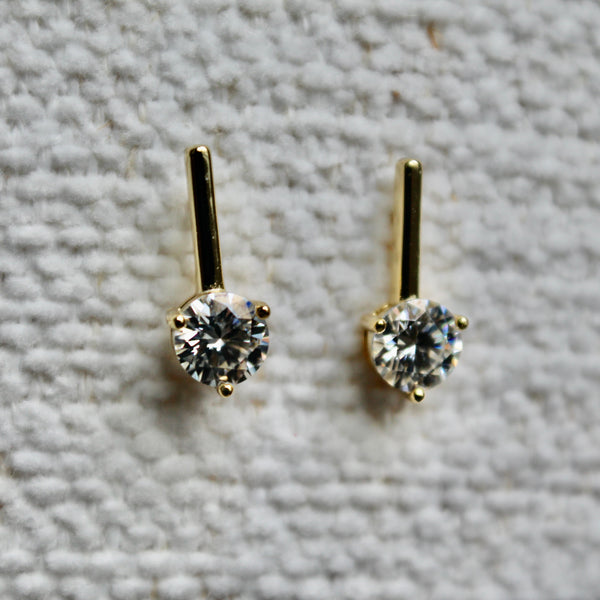 Moissanite stones earrings