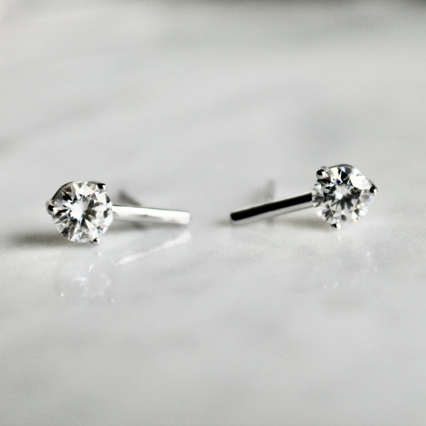 Moissanite stones earrings