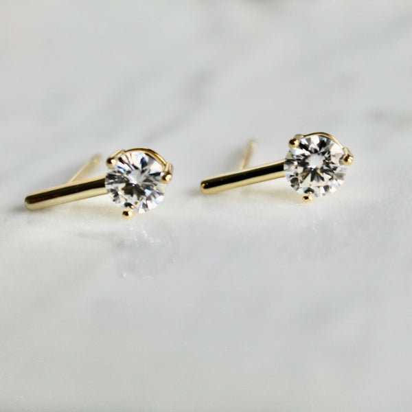 Moissanite stones earrings