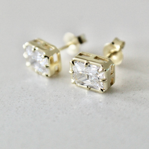 Perfect stud earrings