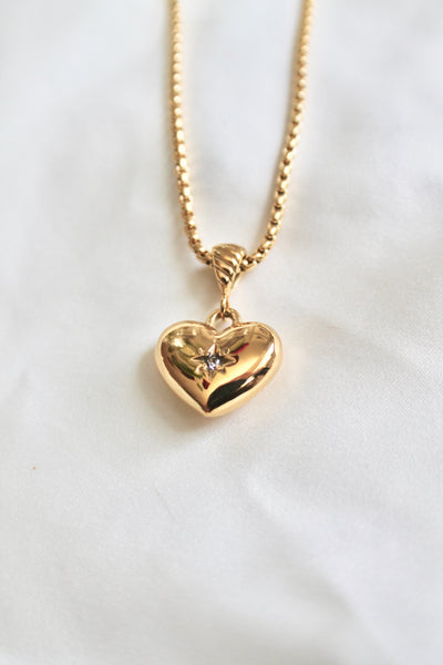 Heart pendant necklace