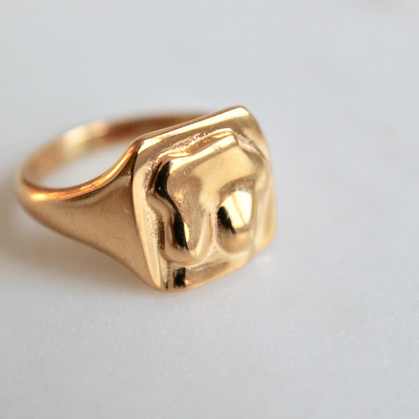 Venus gold signet ring