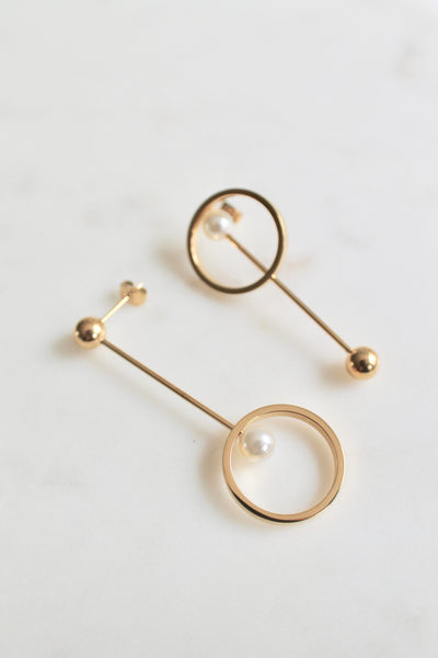 Ashley pearl mismatch earrings