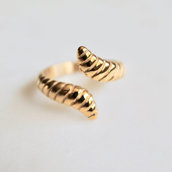 Antonia ring - Lily Lough 