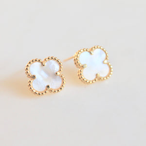 Mother-of-pearl clover earrings