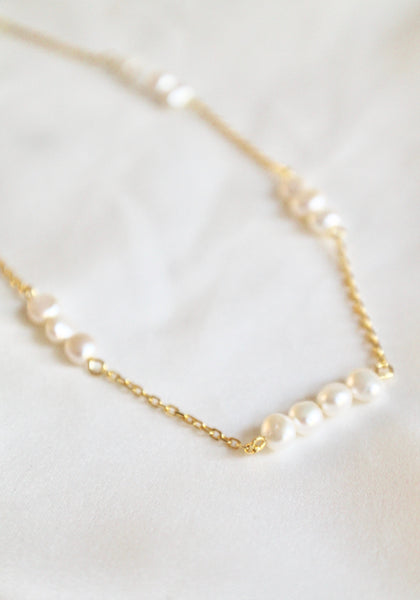 Pearl choker necklace