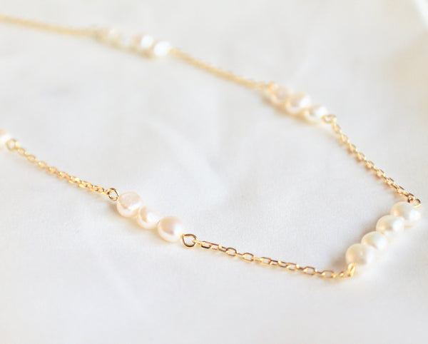 Pearl choker necklace