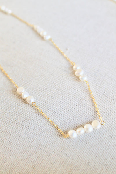 Pearl choker necklace
