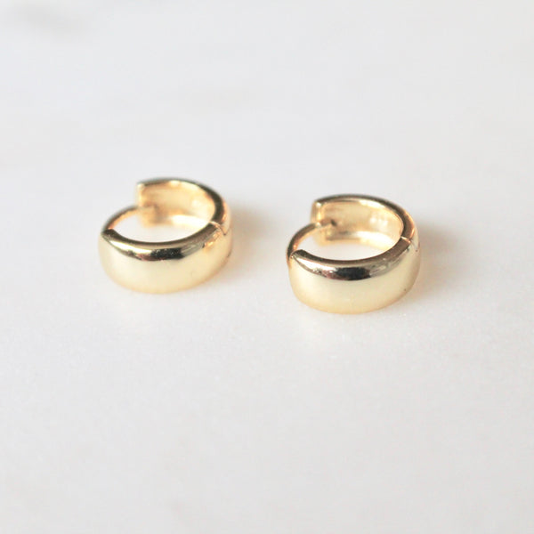 Plain little  hoop earrings - Lily Lough 