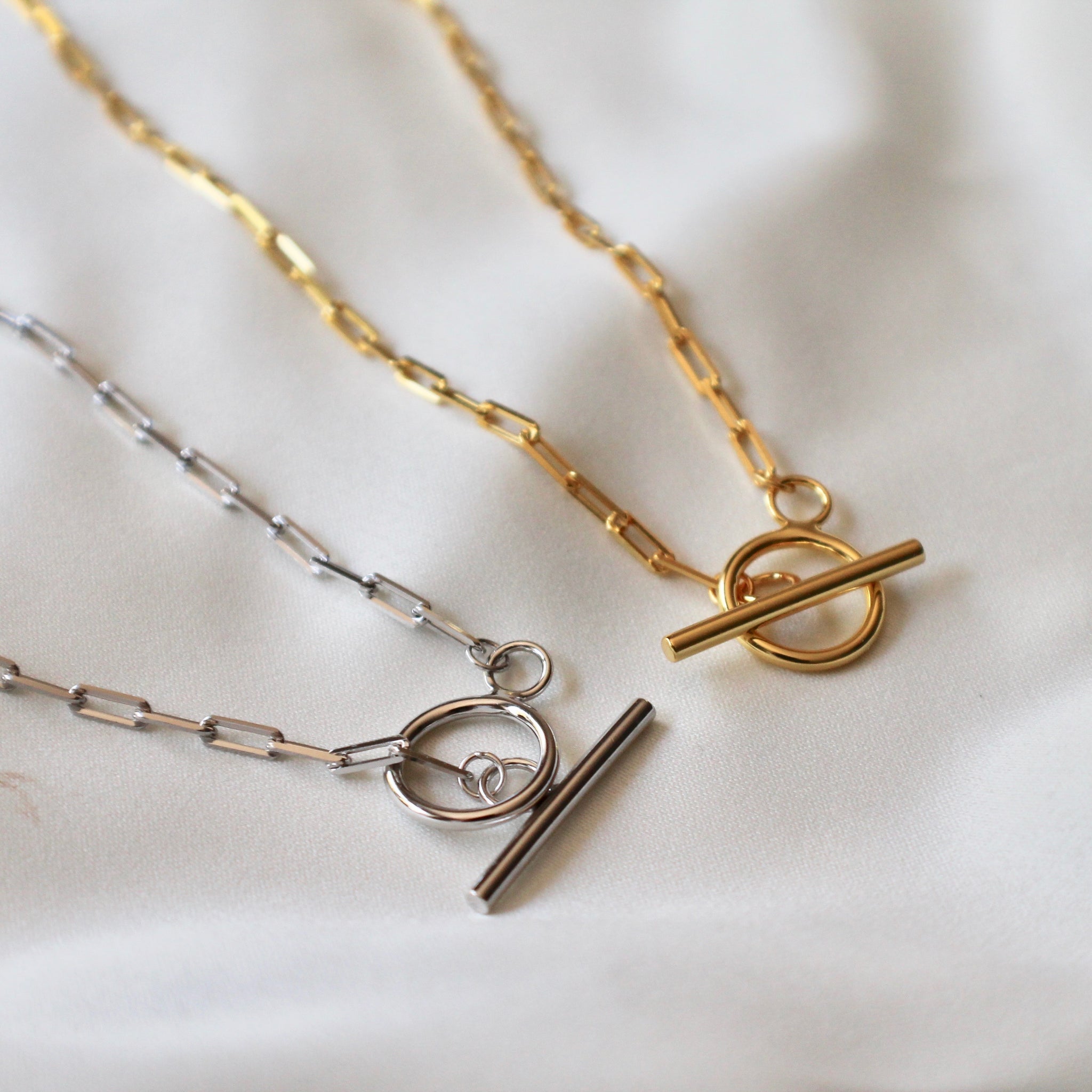 Short paper clip necklace - Lily Lough 